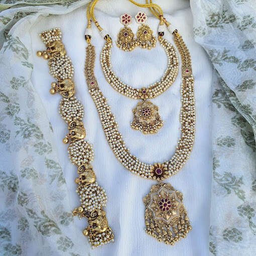 SRI SUMANGALI JEWELLERY & PAWN BROKING